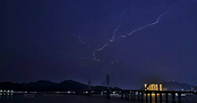 浪涌保護(hù)器的核心元件為什么采用壓敏電阻？