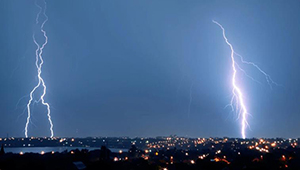雷雨的形成及雷電的特性-雷電的放電過(guò)程-點(diǎn)擊查看【易造科技】