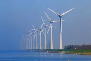 風(fēng)電機(jī)組內(nèi)的電涌保護(hù)-易造風(fēng)電浪涌保護(hù)器的應(yīng)用【易造防雷】